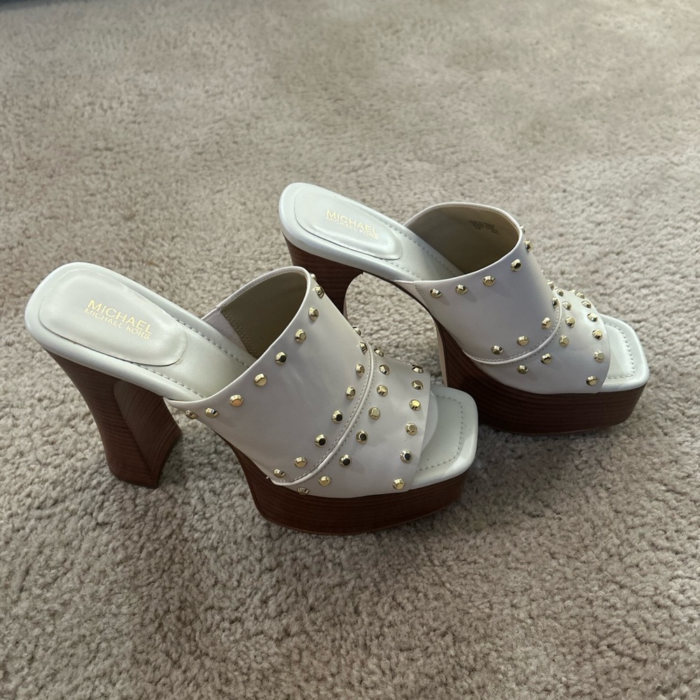 NWOT Michael Kors White Studded Women's Shoes - Picture 2 of 4